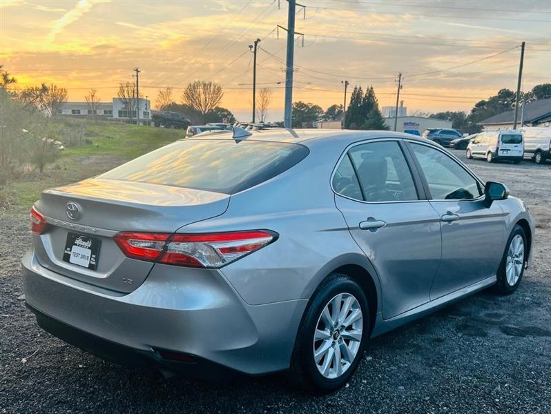 Toyota Camry LE Auto (Natl) 2019