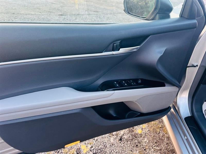 Toyota Camry LE Auto (Natl) 2019