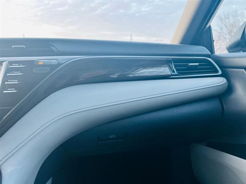 Toyota Camry LE Auto (Natl) 2019