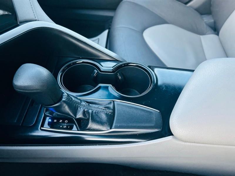 Toyota Camry LE Auto (Natl) 2019