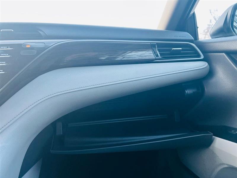 Toyota Camry LE Auto (Natl) 2019