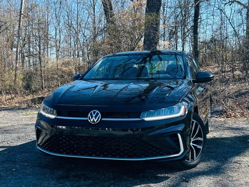 2025 Volkswagen Jetta SE Auto