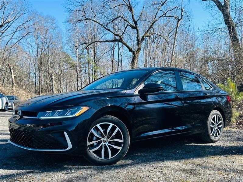 Volkswagen Jetta SE Auto 2025