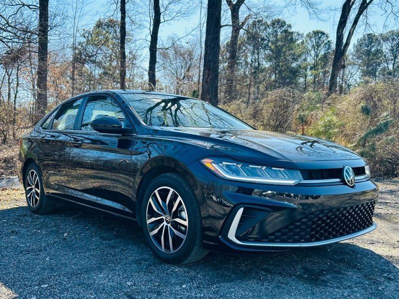 Volkswagen Jetta SE Auto 2025