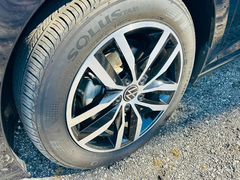 Volkswagen Jetta SE Auto 2025