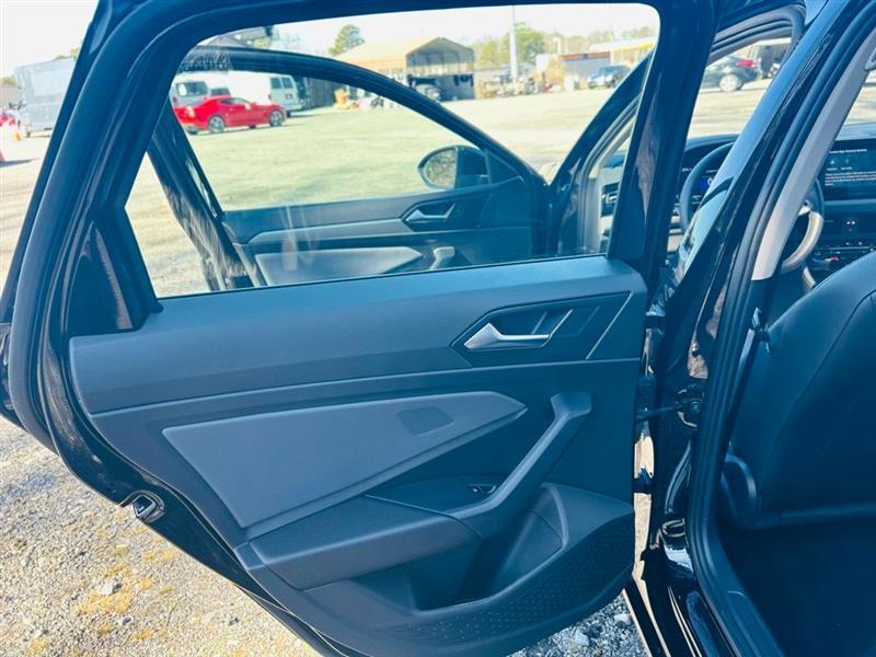 Volkswagen Jetta SE Auto 2025