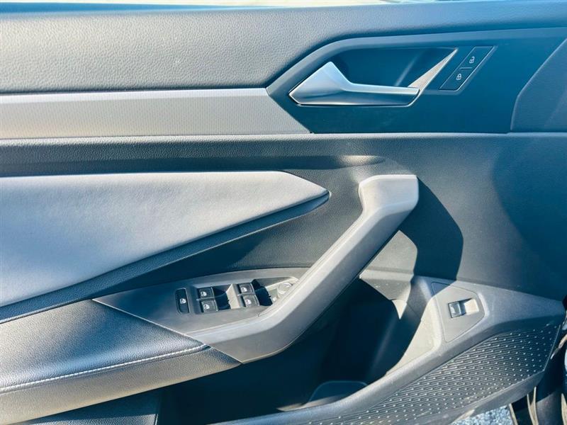 Volkswagen Jetta SE Auto 2025