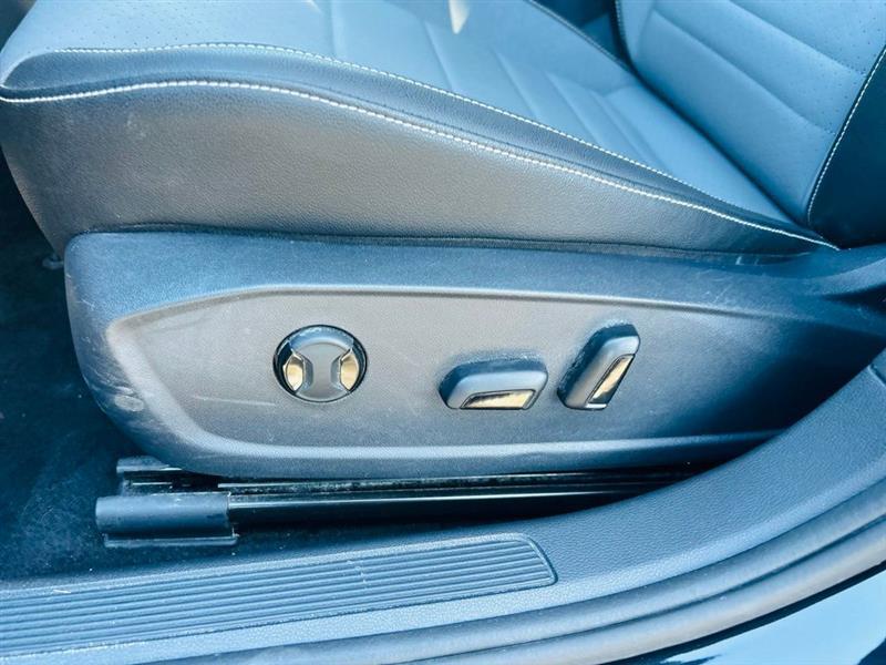 Volkswagen Jetta SE Auto 2025