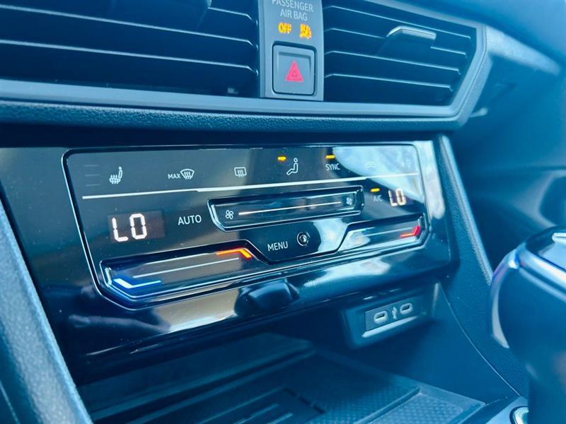 Volkswagen Jetta SE Auto 2025