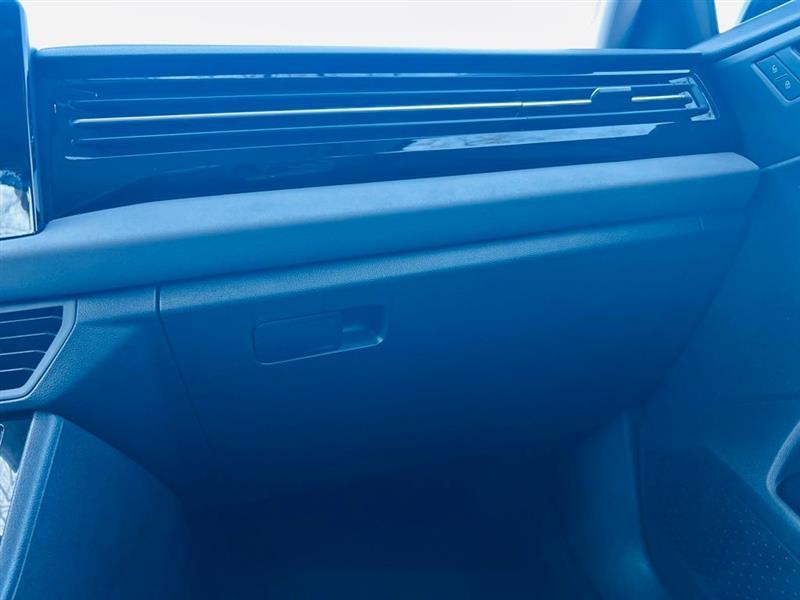 Volkswagen Jetta SE Auto 2025