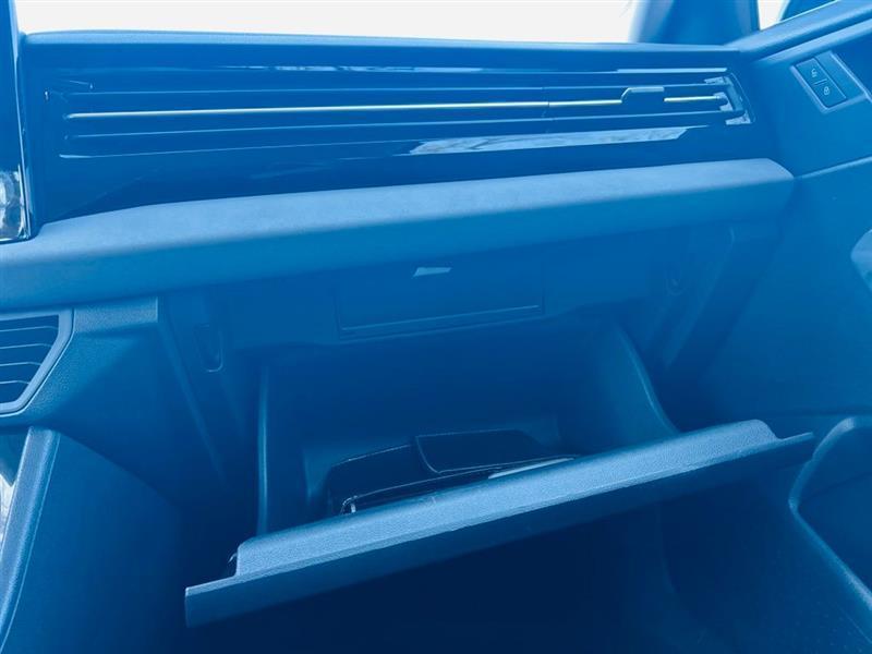 Volkswagen Jetta SE Auto 2025