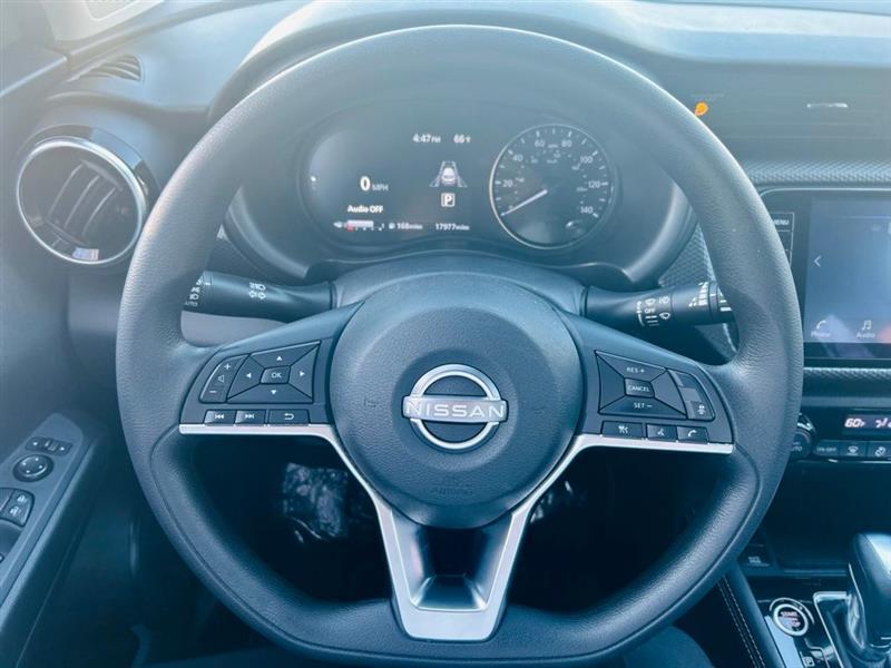 Nissan Kicks SV FWD 2022