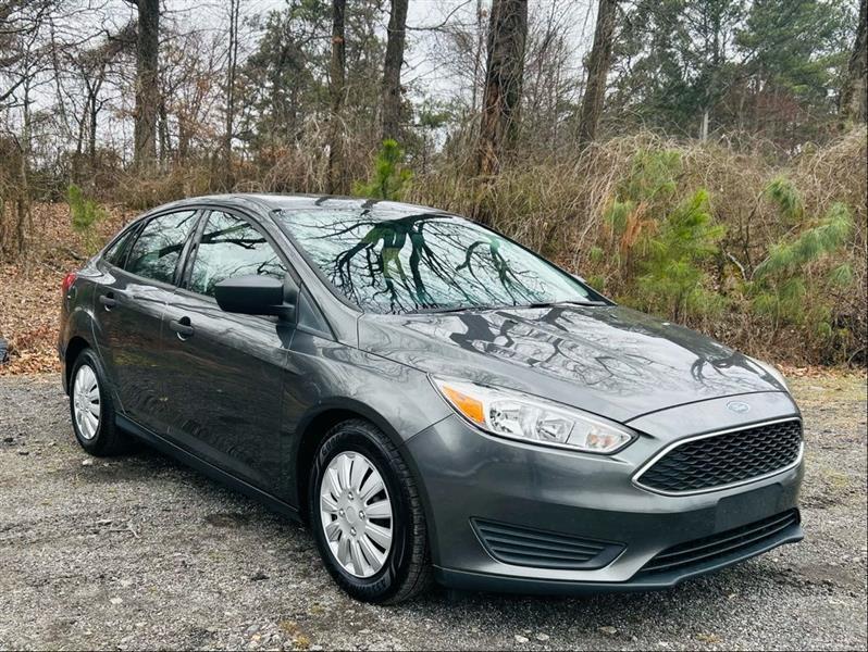 Ford Focus S Sedan 2018