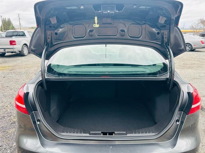 Ford Focus S Sedan 2018