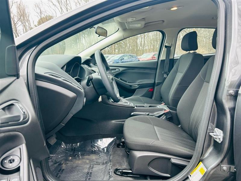 Ford Focus S Sedan 2018