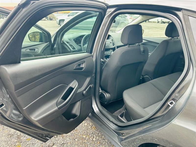 Ford Focus S Sedan 2018