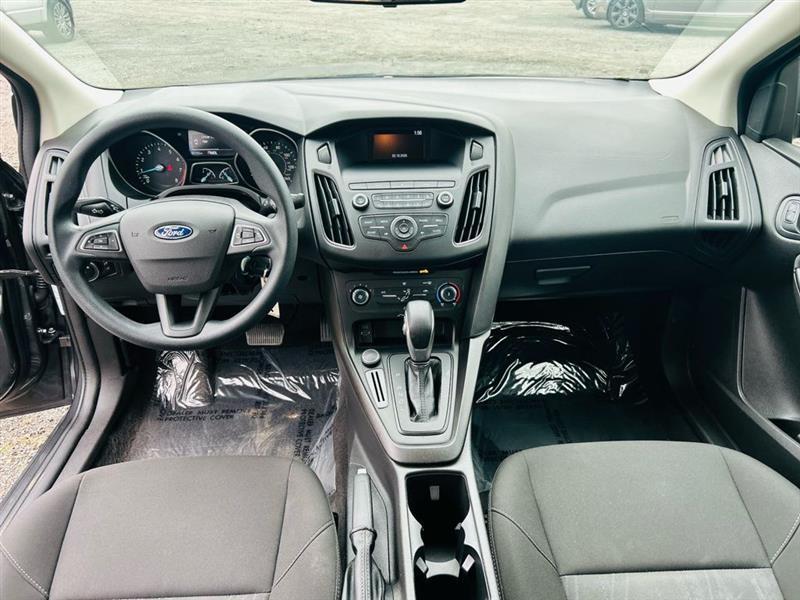 Ford Focus S Sedan 2018