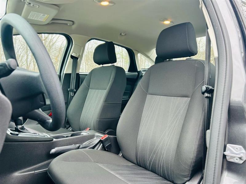 Ford Focus S Sedan 2018