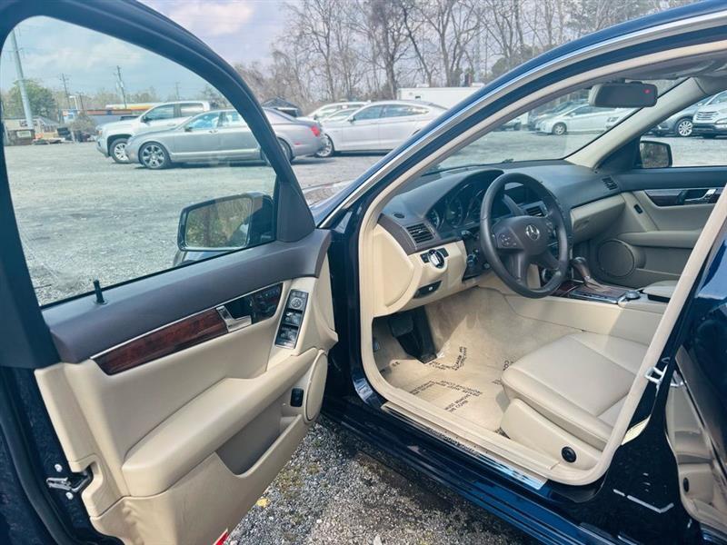 Mercedes-Benz C-Class 4dr Sdn C 300 Sport 4MATIC 2011