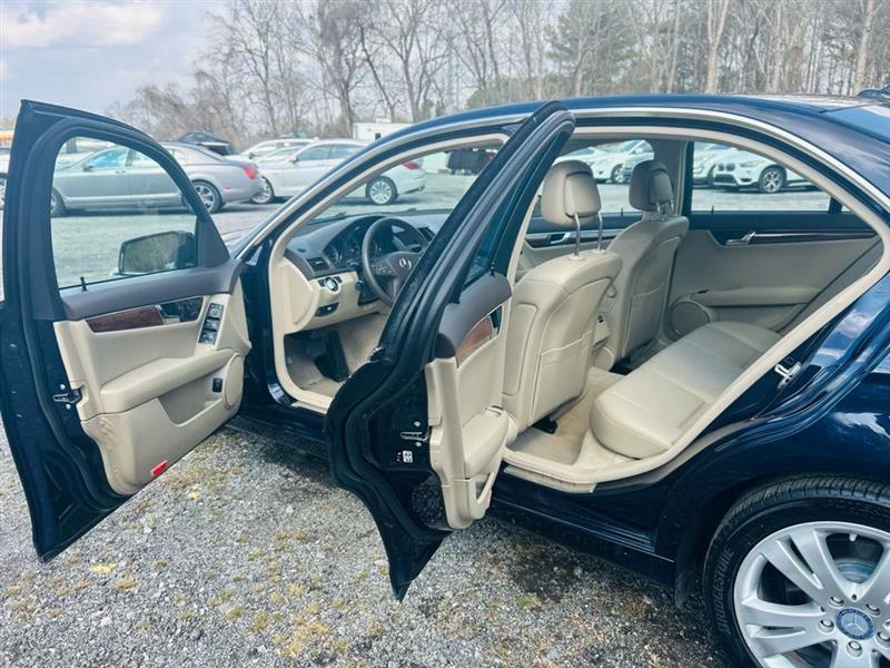 Mercedes-Benz C-Class 4dr Sdn C 300 Sport 4MATIC 2011