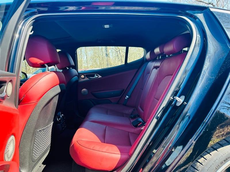 Kia Stinger GT1 RWD 2019