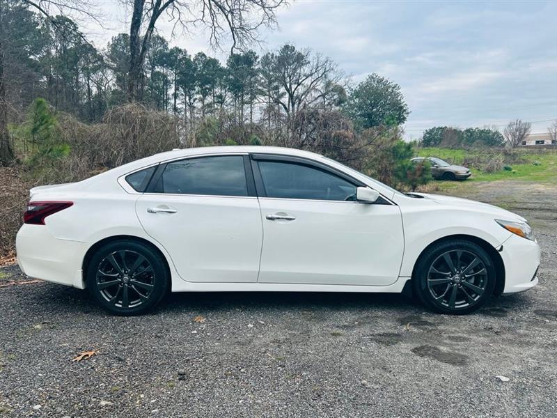 Nissan Altima 2.5 SR Sedan 2018
