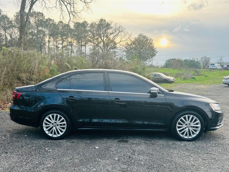 Volkswagen Jetta Sedan 4dr Auto 1.8T SEL PZEV 2016