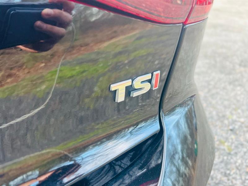 Volkswagen Jetta Sedan 4dr Auto 1.8T SEL PZEV 2016