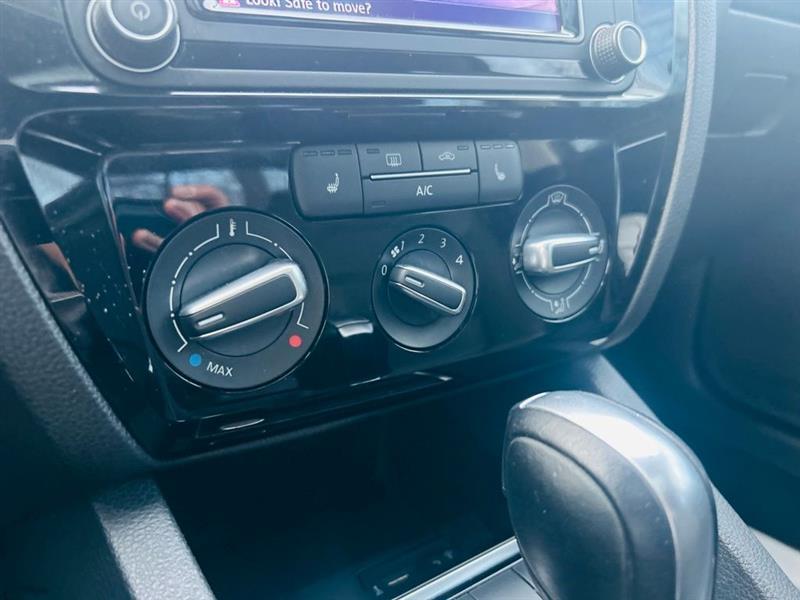 Volkswagen Jetta Sedan 4dr Auto 1.8T SEL PZEV 2016