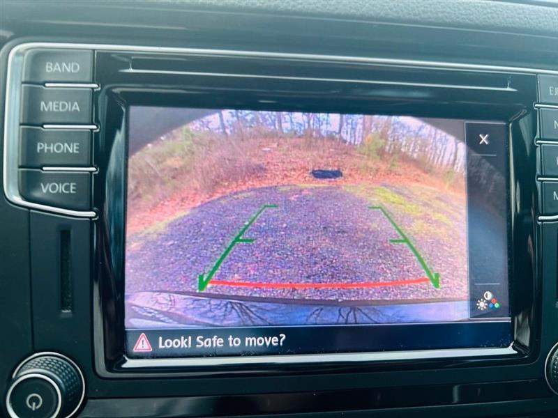 Volkswagen Jetta Sedan 4dr Auto 1.8T SEL PZEV 2016