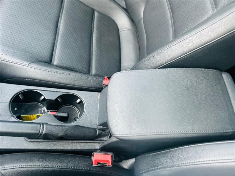 Volkswagen Jetta Sedan 4dr Auto 1.8T SEL PZEV 2016