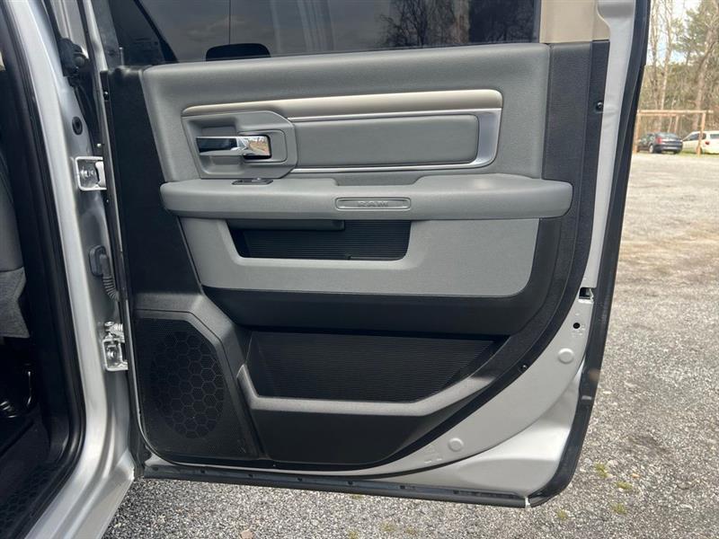 RAM 1500 Lone Star 4x4 Crew Cab 5'7" Box 2018