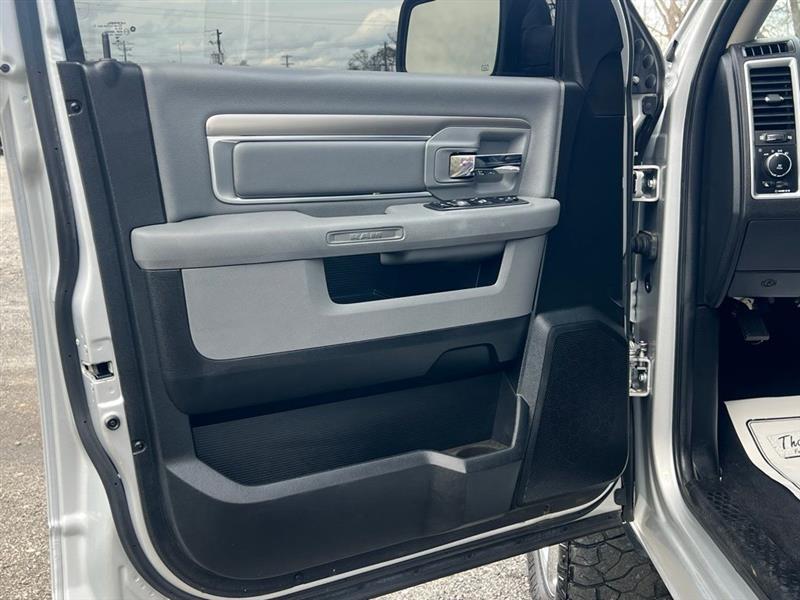 RAM 1500 Lone Star 4x4 Crew Cab 5'7" Box 2018