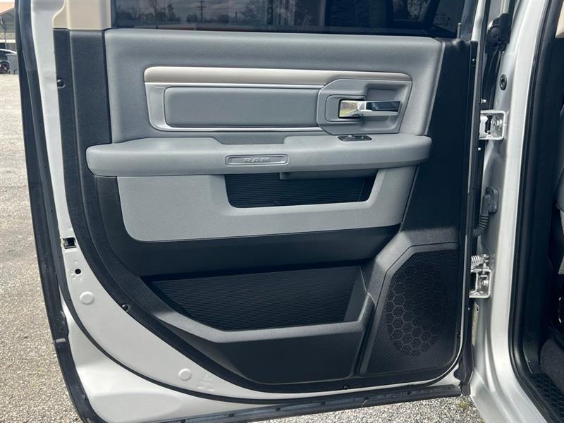 RAM 1500 Lone Star 4x4 Crew Cab 5'7" Box 2018