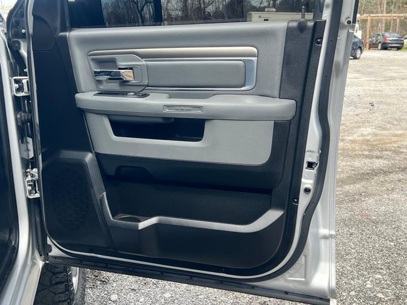 RAM 1500 Lone Star 4x4 Crew Cab 5'7" Box 2018