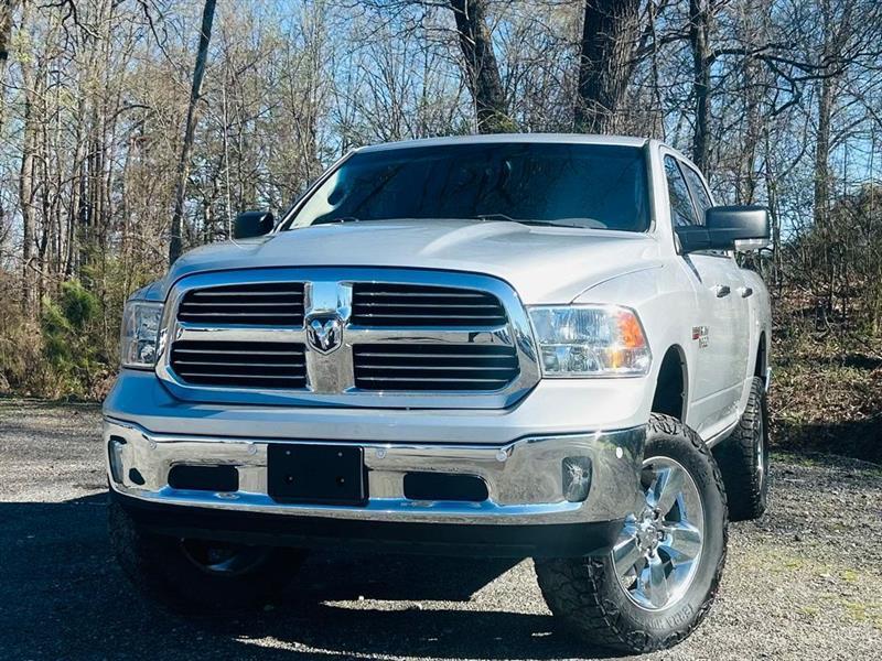 2018 RAM 1500 Lone Star 4x4 Crew Cab 5'7" Box