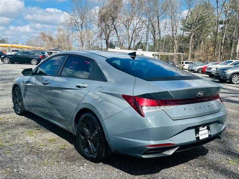 Hyundai Elantra SEL IVT 2021