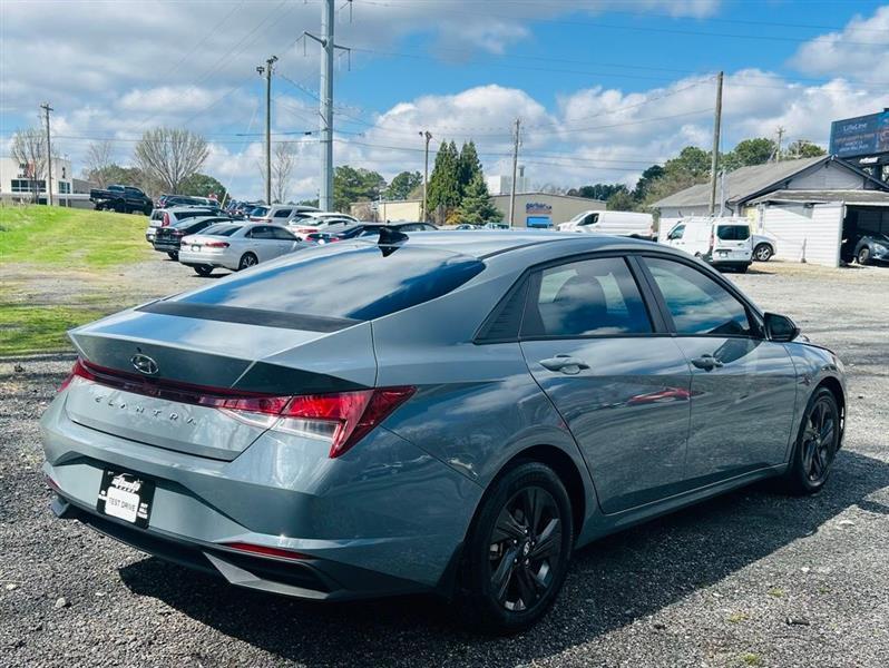 Hyundai Elantra SEL IVT 2021