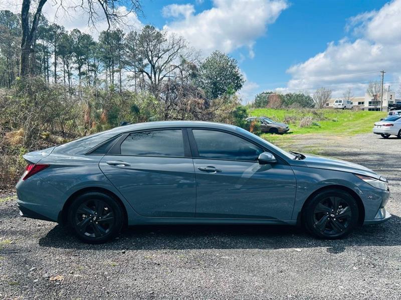 Hyundai Elantra SEL IVT 2021