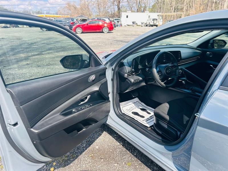 Hyundai Elantra SEL IVT 2021