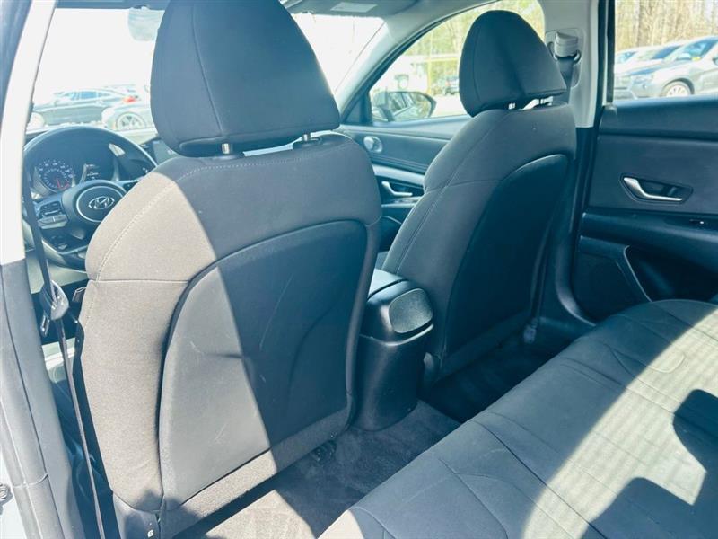 Hyundai Elantra SEL IVT 2021