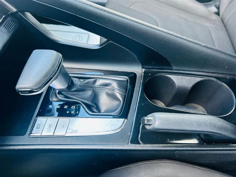 Hyundai Elantra SEL IVT 2021