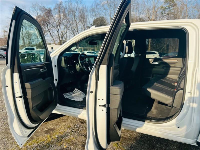 GMC Sierra 1500 2WD Crew Cab 147" SLT 2025