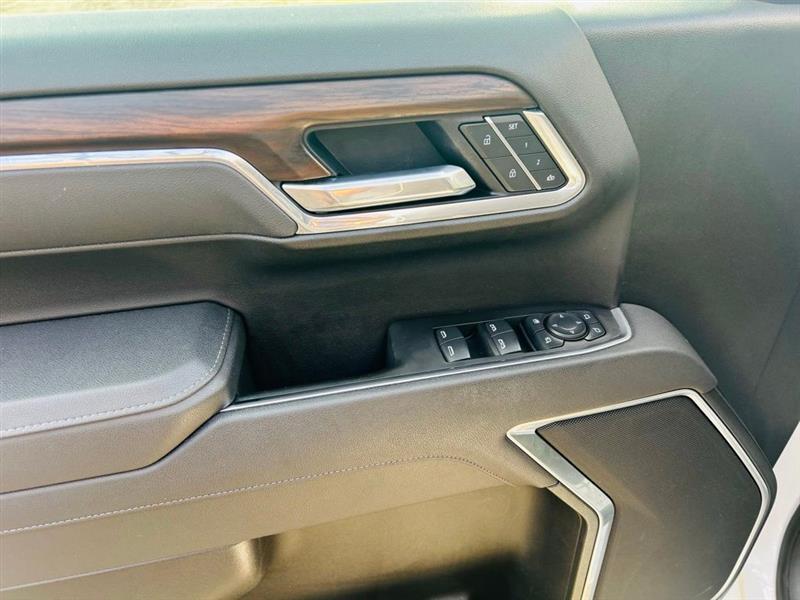 GMC Sierra 1500 2WD Crew Cab 147" SLT 2025