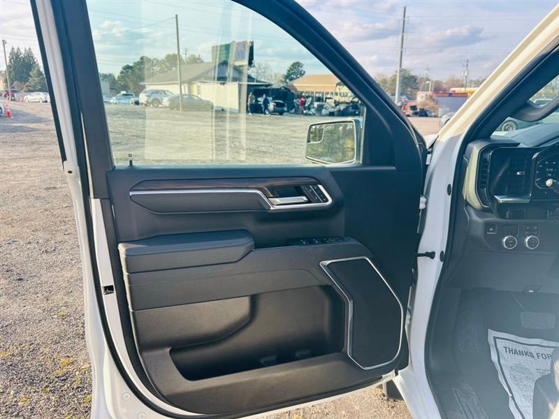 GMC Sierra 1500 2WD Crew Cab 147" SLT 2025