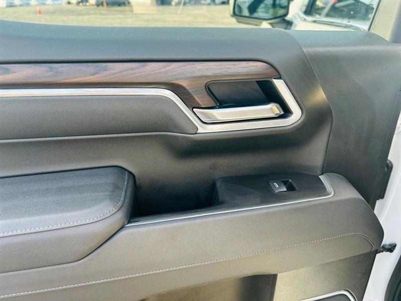 GMC Sierra 1500 2WD Crew Cab 147" SLT 2025