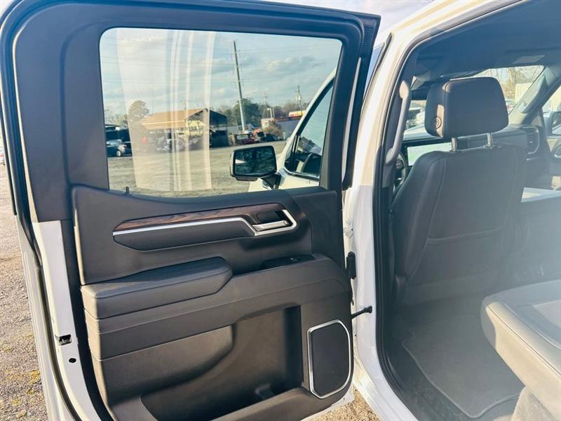 GMC Sierra 1500 2WD Crew Cab 147" SLT 2025