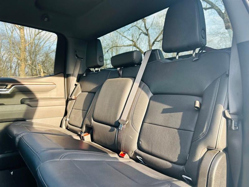 GMC Sierra 1500 2WD Crew Cab 147" SLT 2025