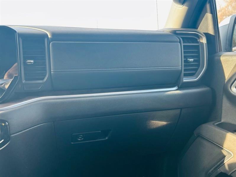 GMC Sierra 1500 2WD Crew Cab 147" SLT 2025