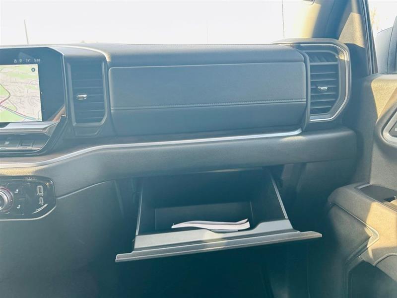 GMC Sierra 1500 2WD Crew Cab 147" SLT 2025